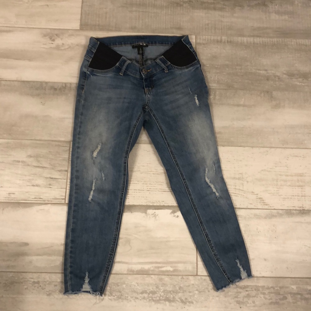 Ankle Cropped Distressed Jeans